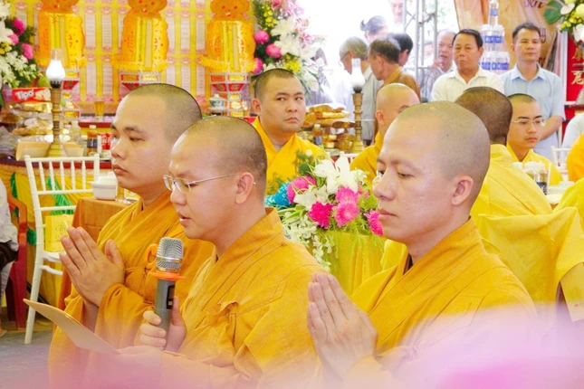 Đại đức Thích Quảng Pháp phát nguyện Đại đức Thích Quảng Pháp phát nguyện