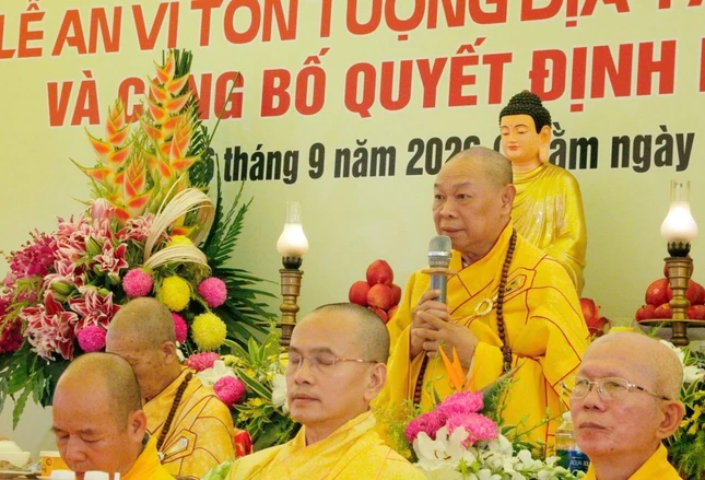 Hòa thượng Thích Từ Nghiêm ban đạo từ Hòa thượng Thích Từ Nghiêm ban đạo từ