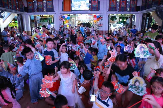 Một mùa Trung thu ấm áp, vui tươi của các em thiếu nhi tại Quan Âm tu viện Một mùa Trung thu ấm áp, vui tươi của các em thiếu nhi tại Quan Âm tu viện
