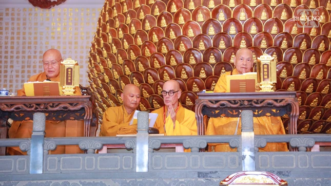 Giới tử Thích Thông Trung chí thành thọ lãnh giới pháp Giới tử Thích Thông Trung chí thành thọ lãnh giới pháp