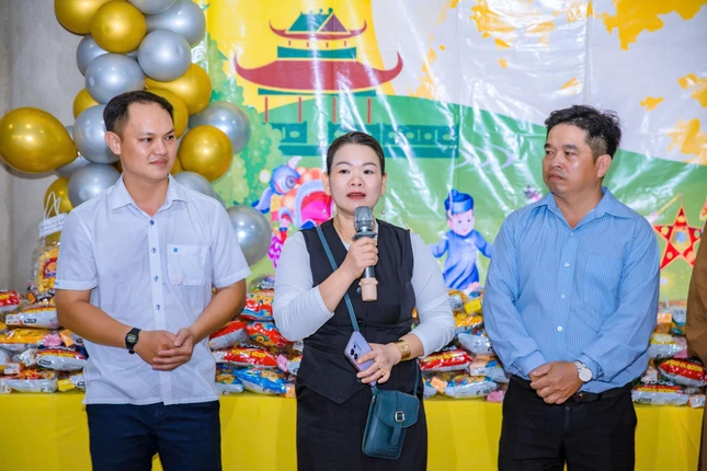 bà Nguyễn Thị Bích Lài phát biểu