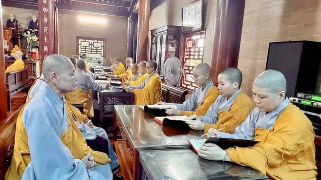 Lễ tạ pháp tại trường hạ chùa Tây Lạc