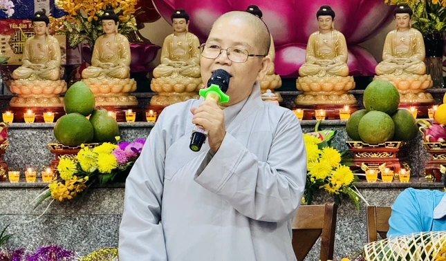 Ni sư Thích nữ Từ Thảo phát biểu Ni sư Thích nữ Từ Thảo phát biểu