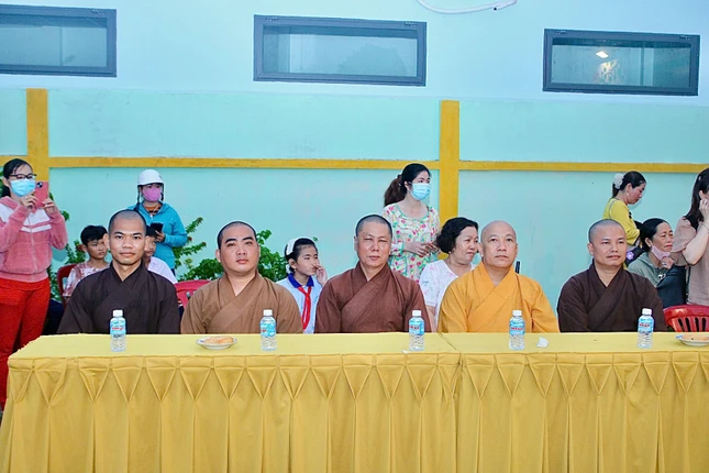 Chư tôn đức, quan khách tham dự