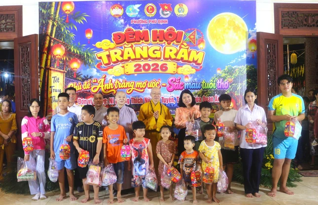 500 phần quà cho các em thiếu nhi trên địa bàn P.Phú Định