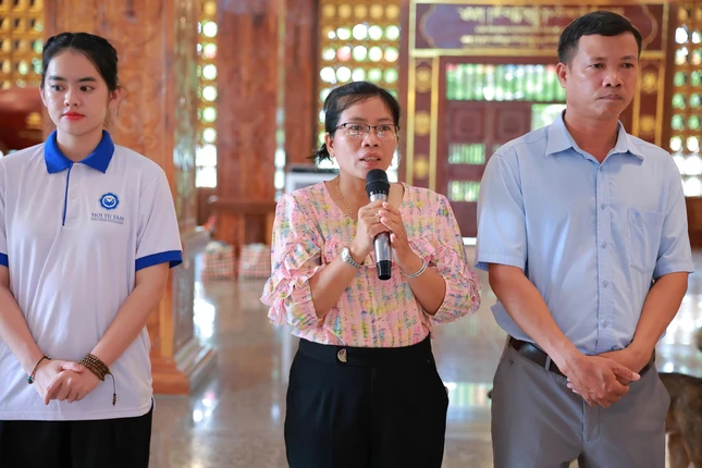 Thiền viện Trúc Lâm Bình Phước tặng 300 phần quà đến người dân có hoàn cảnh khó khăn tại địa phương Thiền viện Trúc Lâm Bình Phước tặng 300 phần quà đến người dân có hoàn cảnh khó khăn tại địa phương