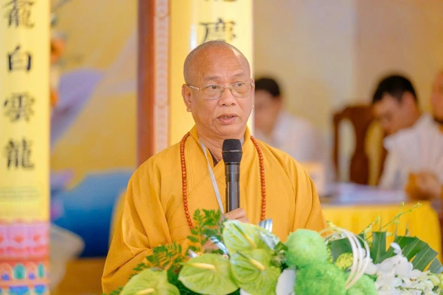 Hòa thượng Thích Quảng Hà phát biểu chào mừng