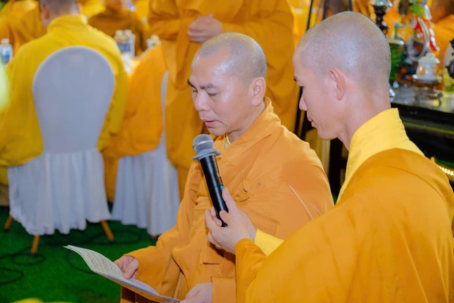 Thượng tọa Thích Chúc Hiếu dâng lời phát nguyện Thượng tọa Thích Chúc Hiếu dâng lời phát nguyện
