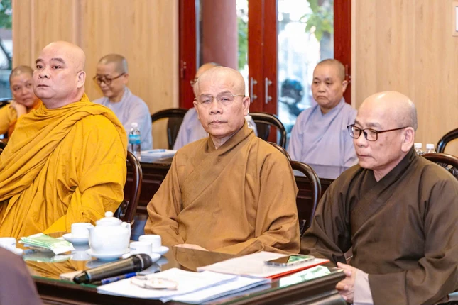 Chư tôn đức tham dự Chư tôn đức tham dự