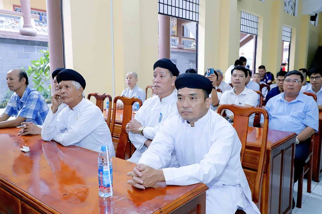 Đại biểu tham dự Đại biểu tham dự