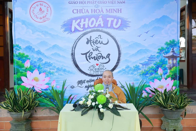Sư cô Thích nữ Nguyệt Tịnh chia sẻ