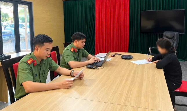 Công an TP.Quảng Ninh làm việc, xử lý trường hợp chia sẻ thông tin sai sự thật về chức sắc tôn giáo trên địa bàn Công an TP.Quảng Ninh làm việc, xử lý trường hợp chia sẻ thông tin sai sự thật về chức sắc tôn giáo trên địa bàn