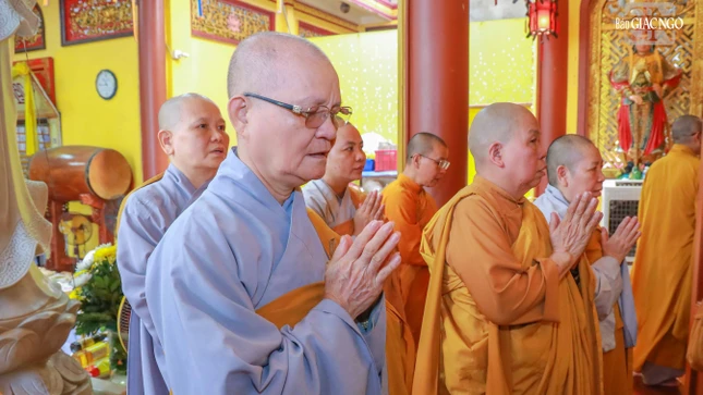 Chư tôn đức thành kính tưởng niệm Chư tôn đức thành kính tưởng niệm