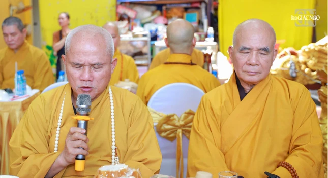 Thượng tọa Thích Giác Dũng ban đạo từ Thượng tọa Thích Giác Dũng ban đạo từ