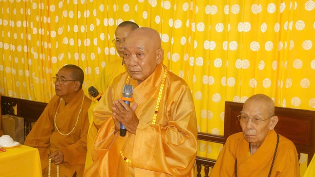 Hòa thượng Thích Thiện Lương ban đạo từ