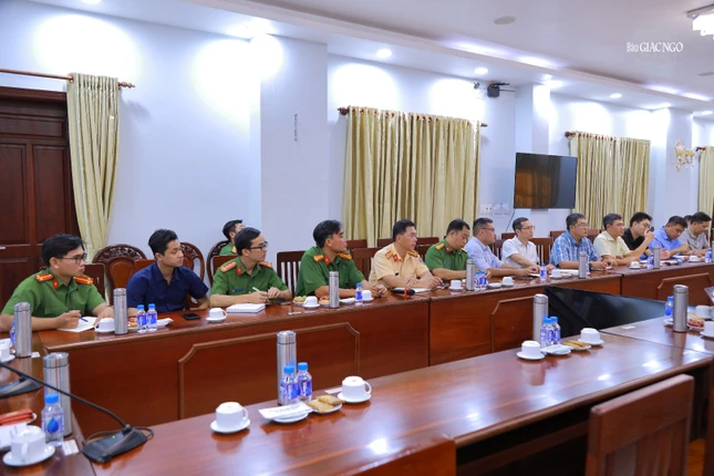 Chư tôn đức Văn phòng II Trung ương, Hội đồng Điều hành Học viện và Công an TP.HCM tham dự