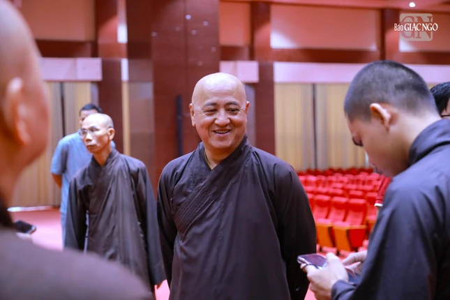 Kiểm tra, khảo sát và đưa ra phương án thiết trí lễ đài và các hạng mục phục vụ Đại hội một cách hợp lý