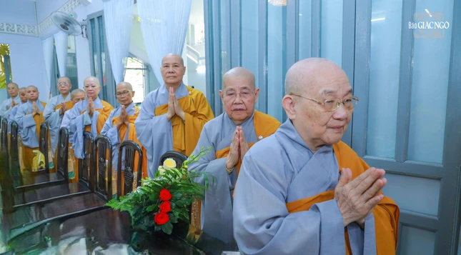Nhất tâm cầu nguyện Giác linh Ni trưởng Thích nữ Như Ngọc cao đăng Phật quốc