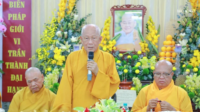 Trưởng lão Hòa thượng Thích Như Niệm ban đạo từ