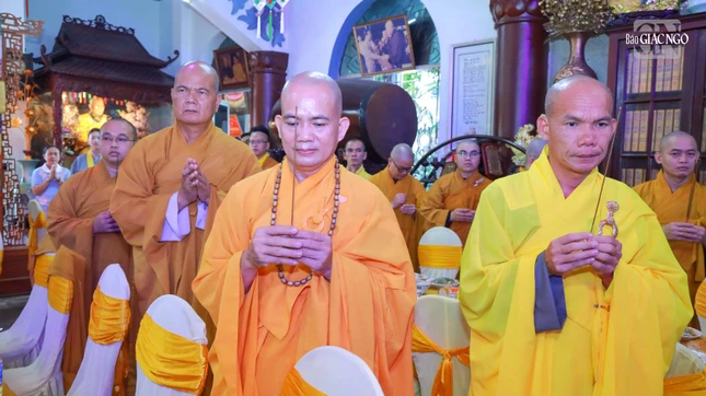 Chư tôn đức nhất tâm tưởng niệm Chư tôn đức nhất tâm tưởng niệm
