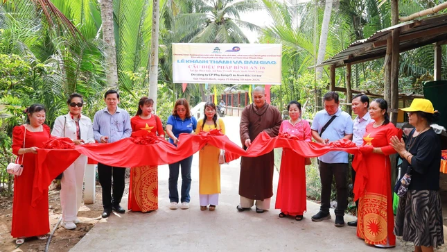 Cắt băng khánh thành cầu Diệu Pháp Bình An 16, 17,18,19 tại tỉnh Vĩnh Long