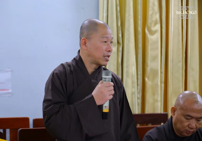 Thượng tọa Thích Minh Nhẫn báo cáo tiến độ chuẩn bị và chương trình chi tiết của Đại hội Thượng tọa Thích Minh Nhẫn báo cáo tiến độ chuẩn bị và chương trình chi tiết của Đại hội