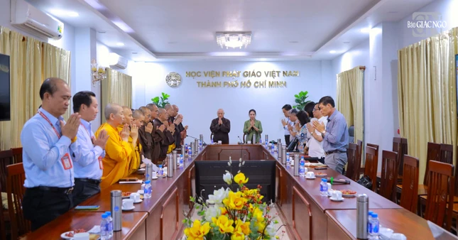 Quang cảnh buổi làm việc ở Học viện Phật giáo VN tại TP.HCM (Cơ sở II, xã Bình Lợi) Quang cảnh buổi làm việc ở Học viện Phật giáo VN tại TP.HCM (Cơ sở II, xã Bình Lợi)