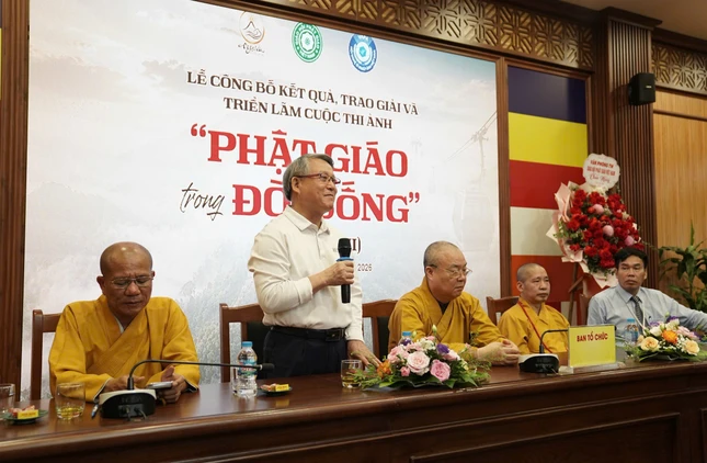 Tiến sĩ Bùi Hữu Dược phát biểu khai mạc triển lãm