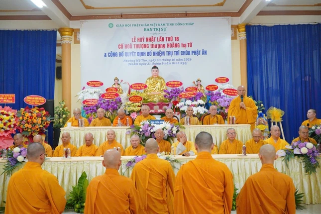 Thượng tọa Thích Tĩnh Triệt ban đạo từ