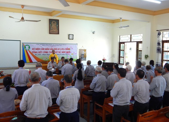 Đại đức Thích Tâm Thông ban đạo từ