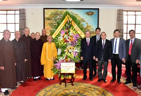 Chư tôn đức thăm và chúc tết lãnh đạo tỉnh Thừa Thiên Huế