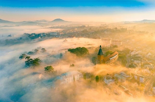 Cao đẳng Đà Lạt sớm mai - Ảnh: Lê Nguyên Huy