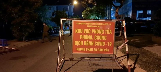 Phong tỏa các khu vực liên quan ca bệnh - Ảnh: Trung tâm Y tế quận 7