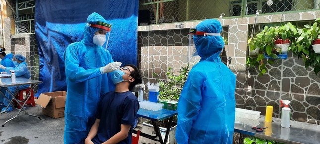 Tổ chức lấy mẫu xét nghiệm giám sát tại khu vực liên quan ca bệnh