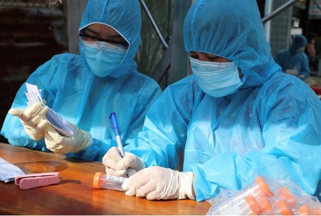 Tổ chức lấy mẫu xét nghiệm tại các khu vực liên quan ca bệnh