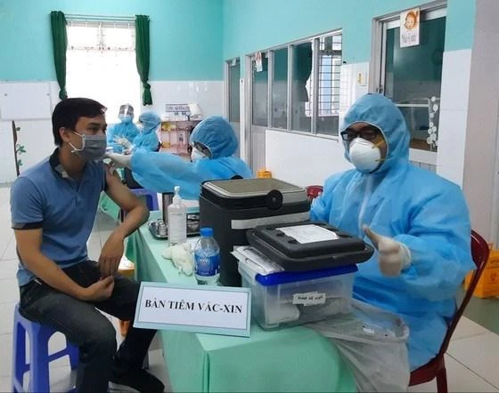 Tiêm vaccine phòng Covid-19 tại Trường Mầm non Hạnh Thông Tây, quận Gò Vấp Tiêm vaccine phòng Covid-19 tại Trường Mầm non Hạnh Thông Tây, quận Gò Vấp