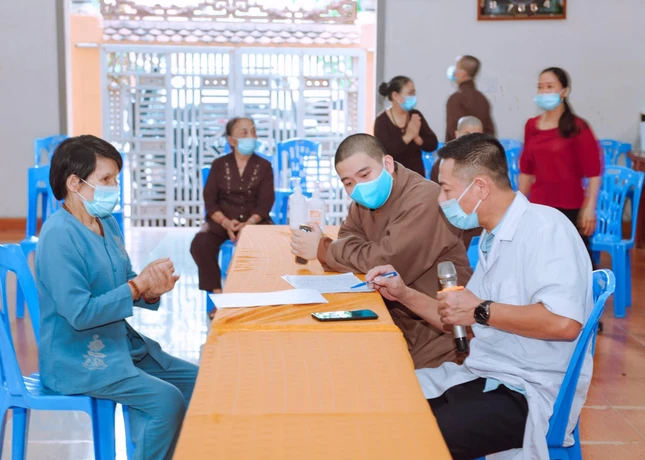 Hướng dẫn trước khi lấy mẫu tầm soát Covid-19