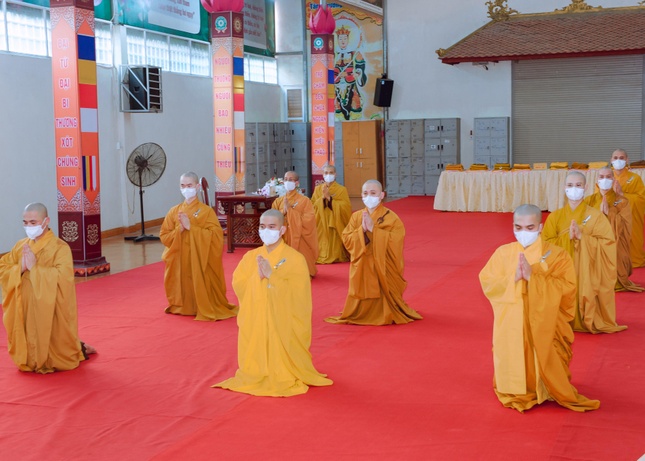 Giới tử Tăng cầu giới