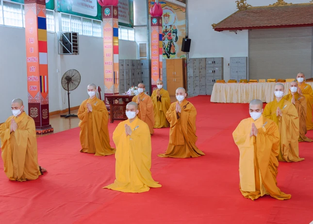 Giới tử Tăng cầu giới