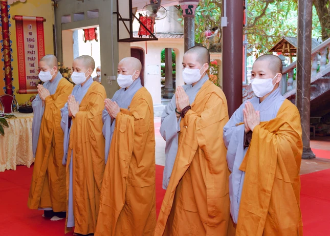 Giới tử Ni cầu giới