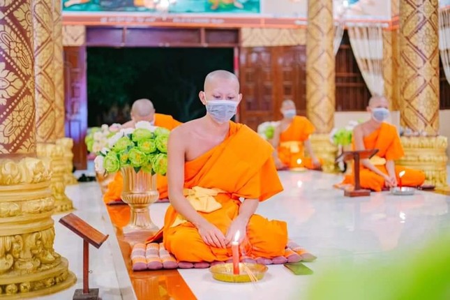 Chư Tăng chùa Rạch Sỏi bắt đầu mùa An cư kiết hạ theo truyền thống Phật giáo Nam tông Khmer Chư Tăng chùa Rạch Sỏi bắt đầu mùa An cư kiết hạ theo truyền thống Phật giáo Nam tông Khmer