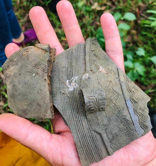 Bước đầu đã tìm thấy một số hiện vật trong quá trình khai quật khảo cổ tại di tích chùa Trại Cấp - Ảnh: TĐH Bước đầu đã tìm thấy một số hiện vật trong quá trình khai quật khảo cổ tại di tích chùa Trại Cấp - Ảnh: TĐH