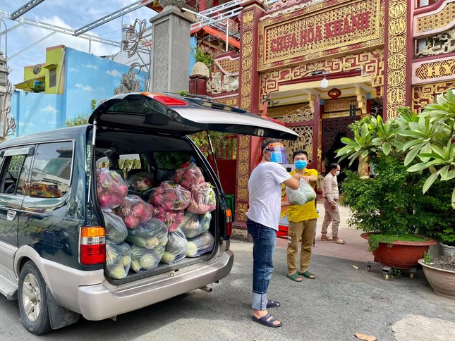 Những phần rau củ của chùa Bát Nhã gửi cúng dường đến các tự viện trong thành phố Những phần rau củ của chùa Bát Nhã gửi cúng dường đến các tự viện trong thành phố