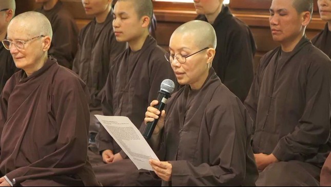 Diễn đọc đoản văn “Bông hồng cài áo” của thiền sư Thích Nhất Hạnh