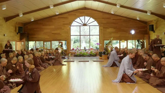 Toàn cảnh buổi lễ "Bông hồng cài áo"