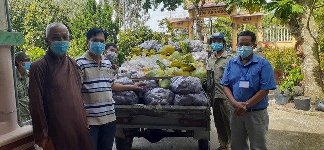 Chuyến xe quà của chùa An Phước