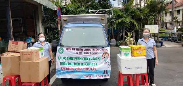 Hỗ trợ bữa ăn chất lượng đến y, bác sĩ tại Bệnh viện Chợ Rẫy (TP.HCM)