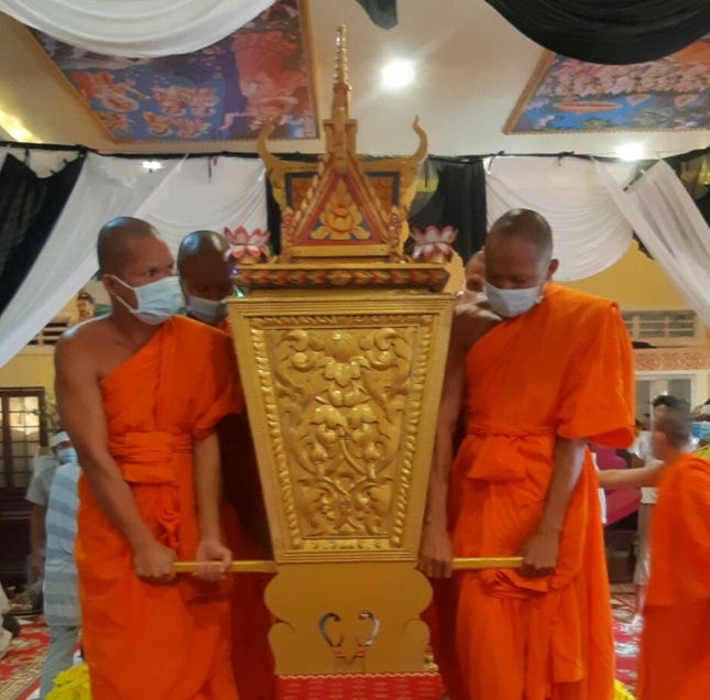 Phụng tống kim quan cố Trưởng lão Hòa thượng Lý Sân nhập bảo tháp