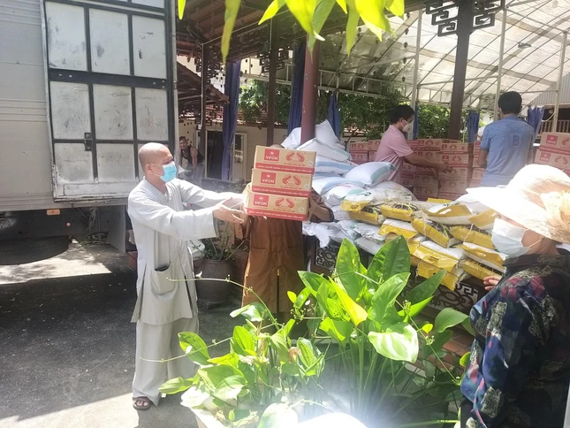Dự kiến cuối tuần này, lương thực, thực phẩm của Ban Trị sự GHPGVN tỉnh Quảng Ninh sẽ được tập kết tại Ban Từ thiện xã hội Phật giáo TP.HCM