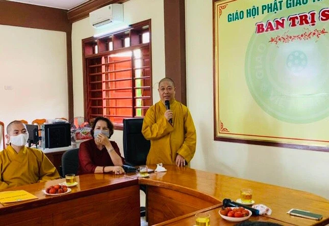 Thượng tọa Thích Thọ Lạc phát biểu tại buổi lễ Thượng tọa Thích Thọ Lạc phát biểu tại buổi lễ